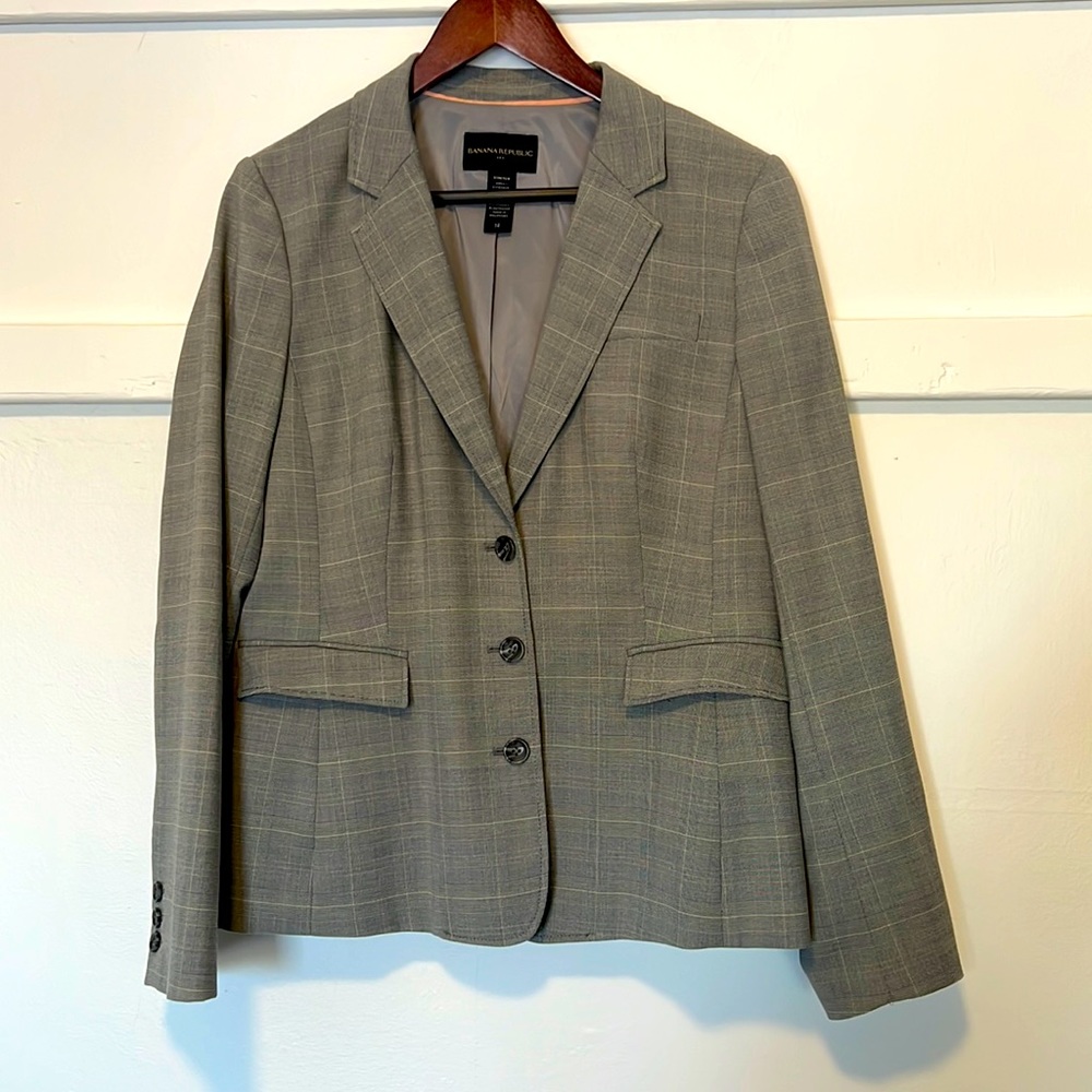 Like New Gray Plaid Banana Republic Skirt Suit Sz 14